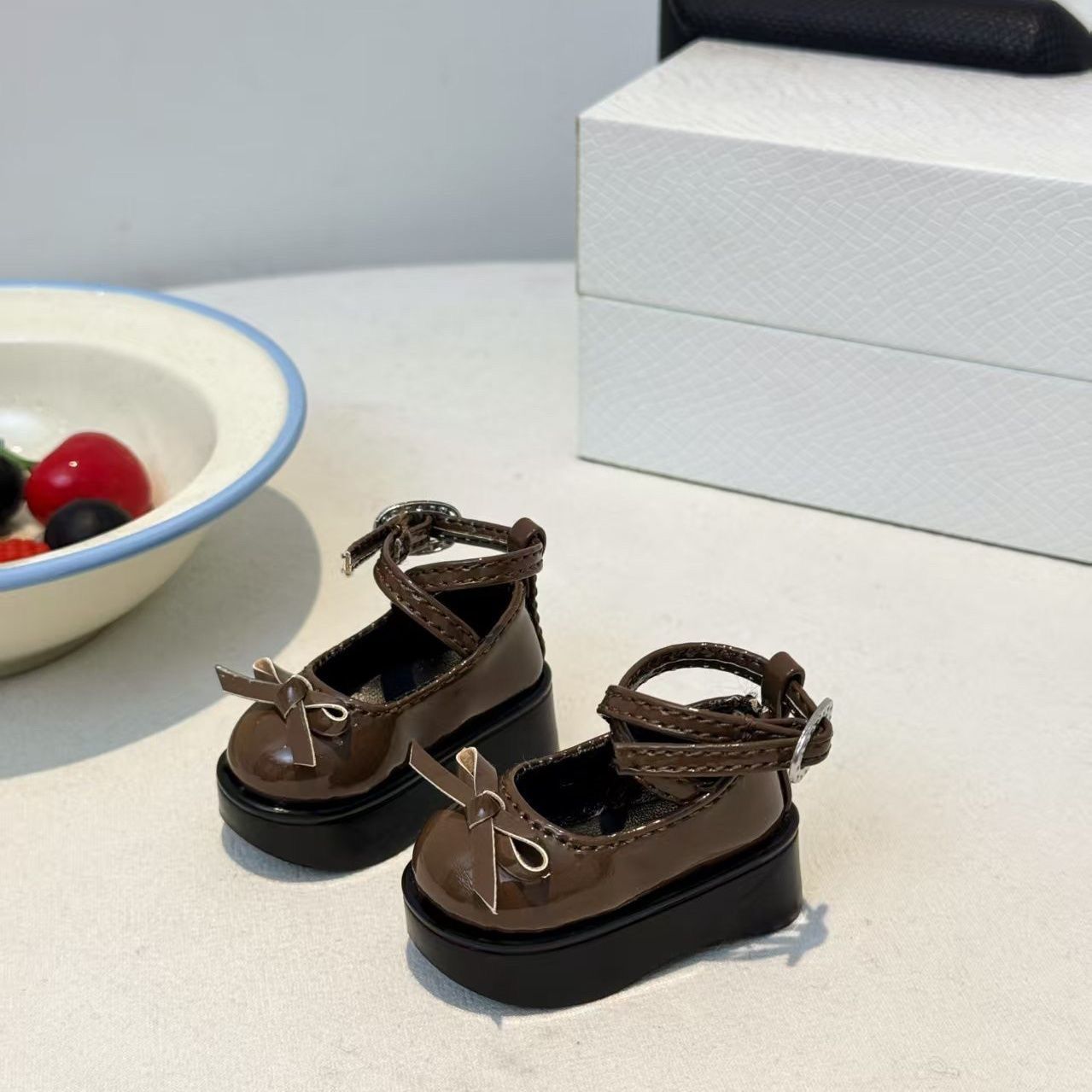 Coffee Brown Bow Platform Doll - đánh giá và giá Vintage Collectible Shoes