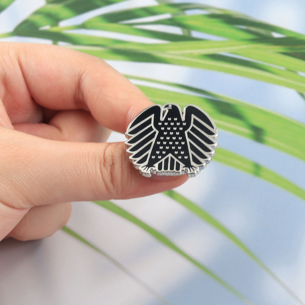 German Federal Black Hawk Broo - đánh giá và giá Collectible Vintage Brooches