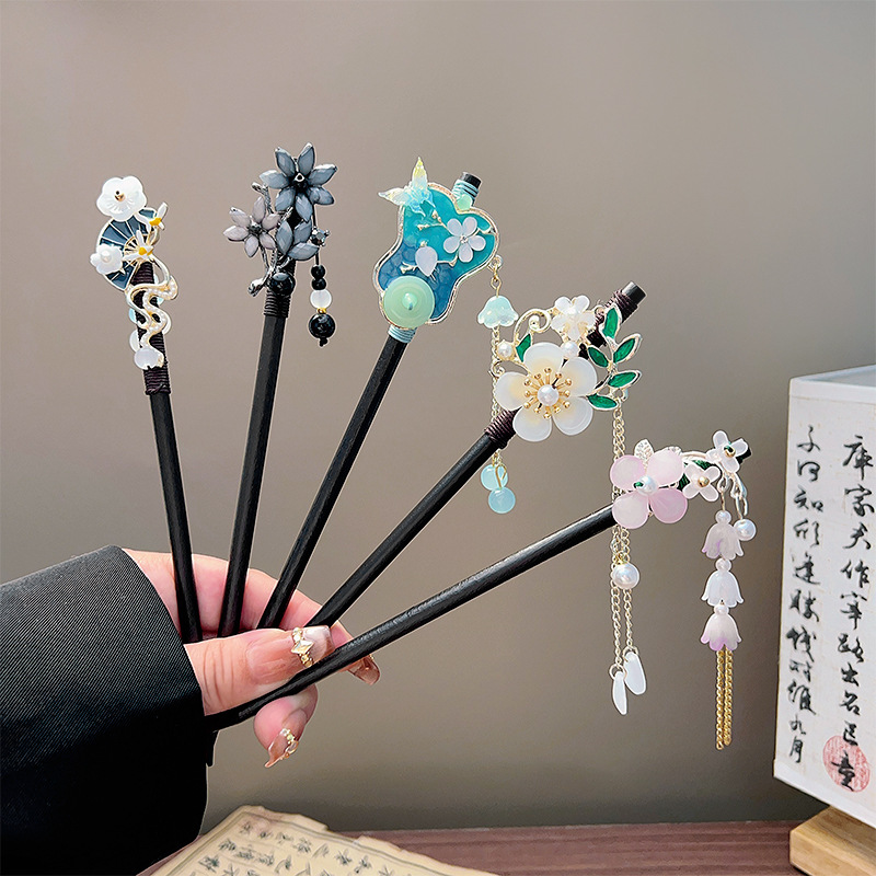 Classic Tassel Hair Stick Blac - đánh giá và giá Vintage Collectibles For Sale